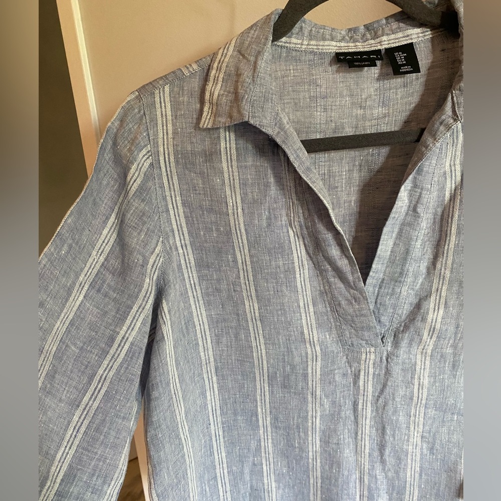 100% Linen Tahari Light Blue & White Striped Tunic Style Blouse Size Medium - Picture 2 of 6
